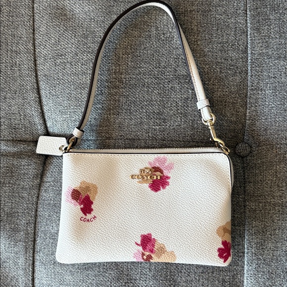 NEW COACH Corner Zip Wristlet in Floral Print Coated Canvas